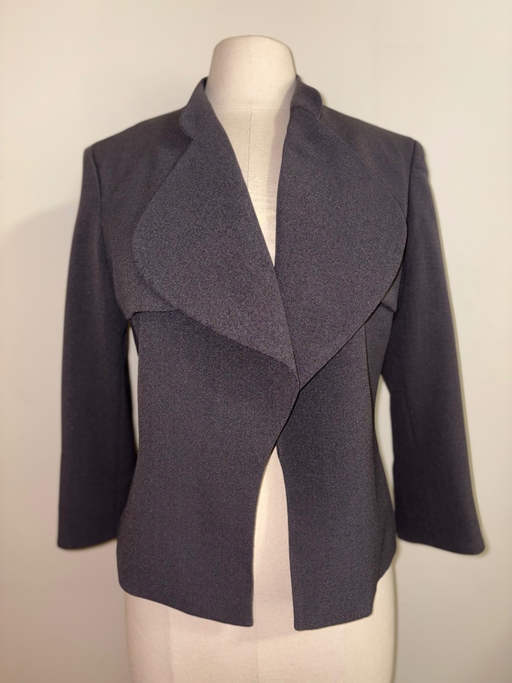 Anne Klein  .. Size 8 .. New